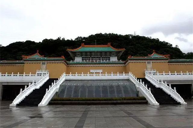 國(guó)民黨“立委” 陳以信公開(kāi)揭露臺(tái)北故宮博物院損毀多件文物